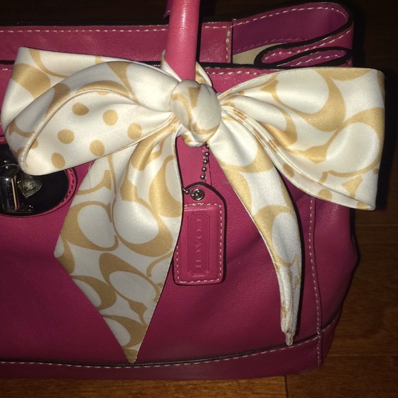 Coach purse - Picture 2 of 5